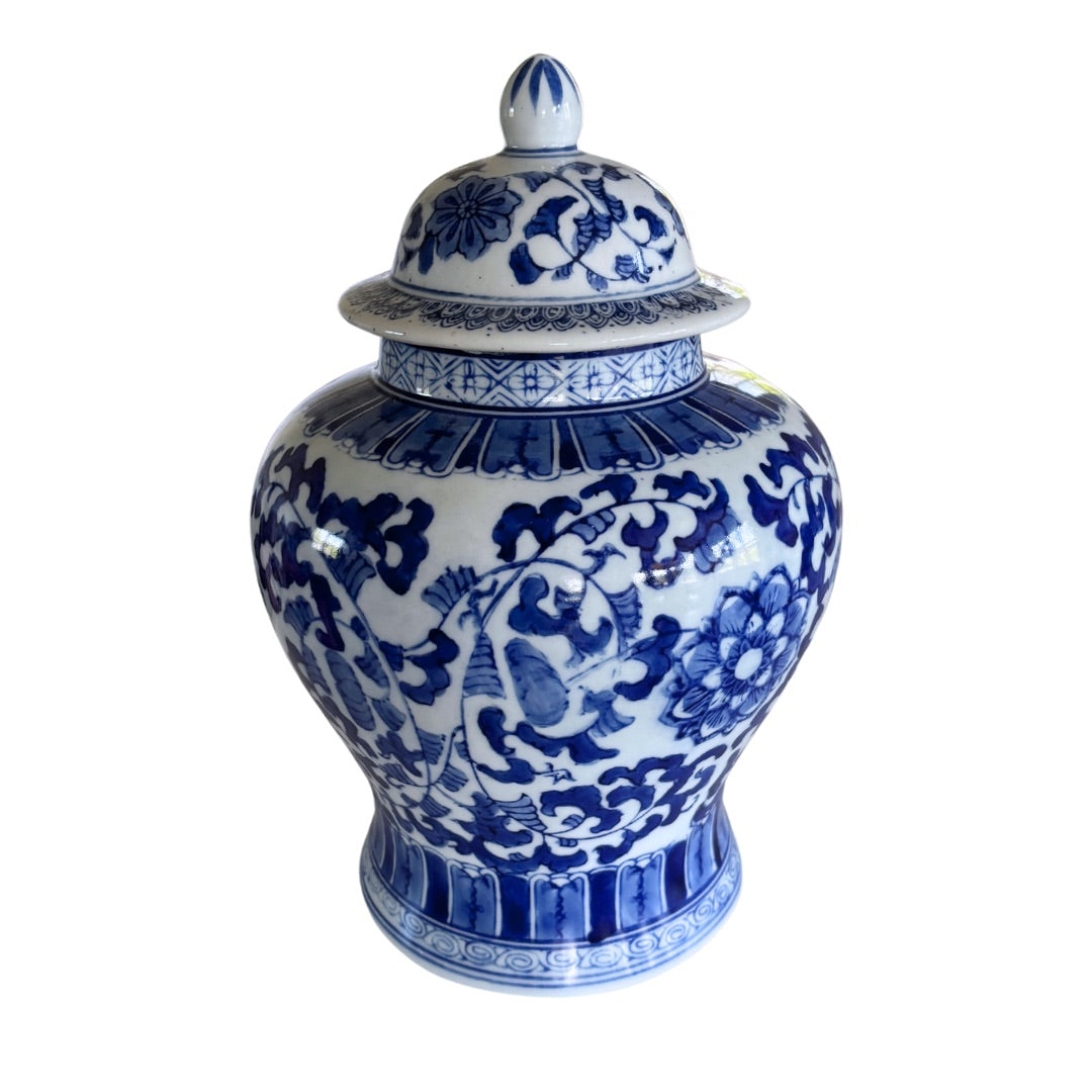 18th porcelain Chinese urn/vase replica. Marked on the bottom as Kangxi (1662-1722)